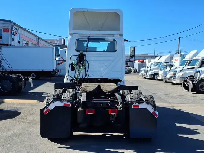 2019 NAVISTAR INTERNATIONAL LT625 DAYCAB T/A909ef37c0ae8e887c8a4fae93c8d5f37