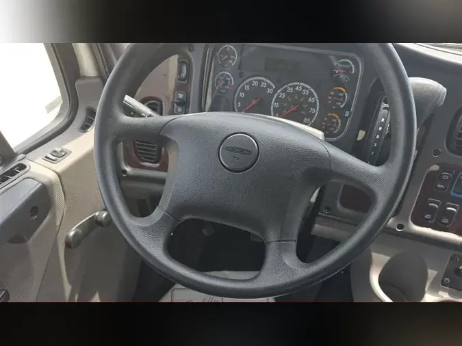 2019 FREIGHTLINER M2-106
