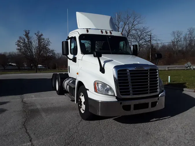 2016 FREIGHTLINER/MERCEDES CASCADIA 125