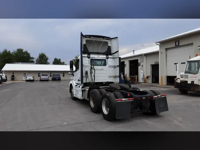 2018 Volvo VNL300