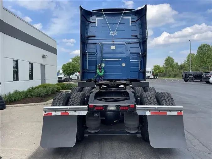 2020 VOLVO VNL760