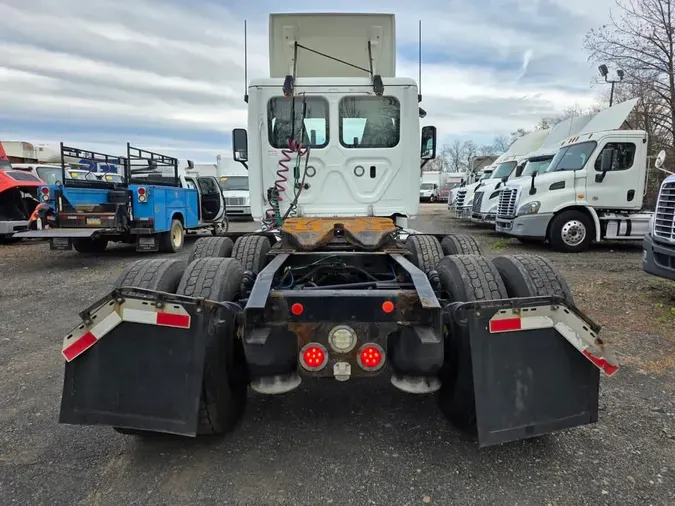 2019 FREIGHTLINER/MERCEDES CASCADIA 12590a4650dcb306010d6f6086e68fb7c96