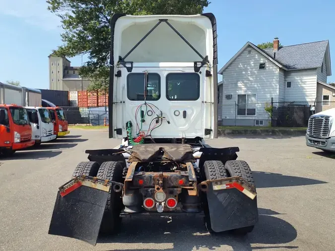 2019 FREIGHTLINER NEW CASCADIA 126