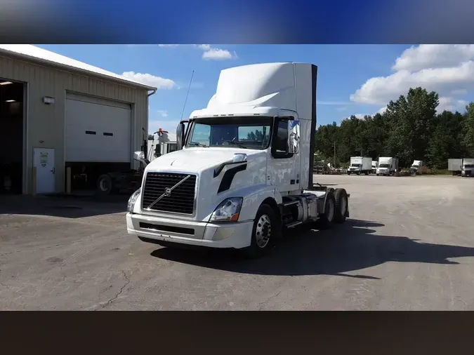 2016 Volvo VNL300