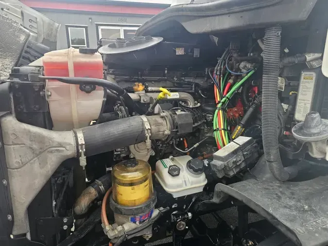 2018 FREIGHTLINER/MERCEDES CASCADIA 113