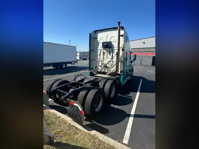 2019 FREIGHTLINER/MERCEDES CASCADIA 12590b1442201c0824f63d7aaf49d471082