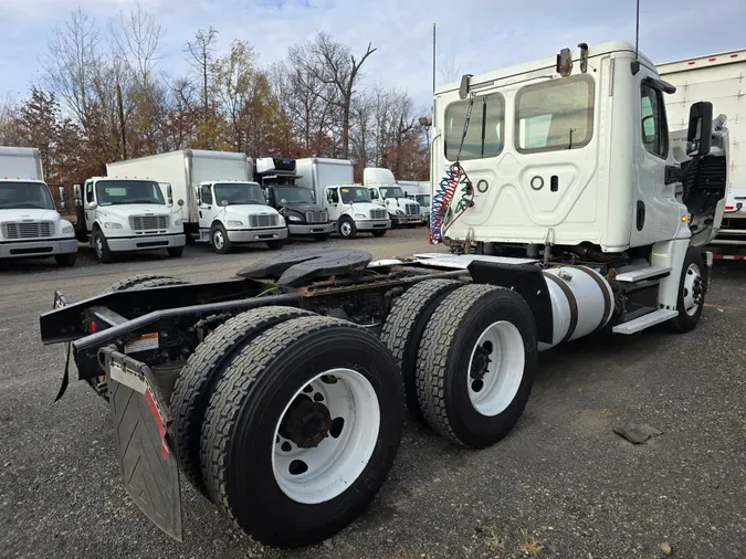 2018 FREIGHTLINER/MERCEDES CASCADIA 125