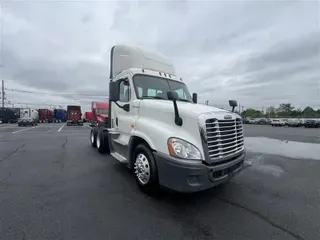 2018 FREIGHTLINER CA12562DC