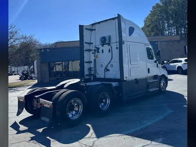 2021 FREIGHTLINER CASCADIA 126