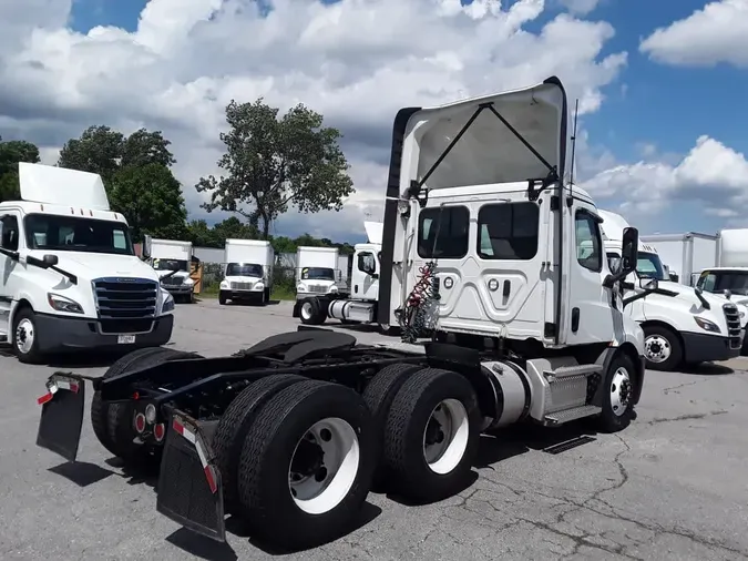 2020 FREIGHTLINER NEW CASCADIA 116