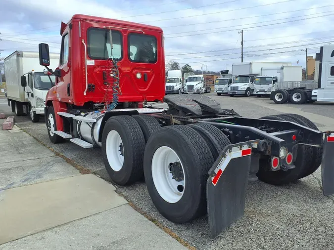 2018 FREIGHTLINER/MERCEDES CASCADIA 125