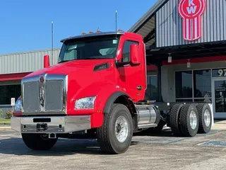 2025 Kenworth T880