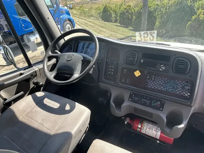 2019 Freightliner BUSINESS CLASS M2 106