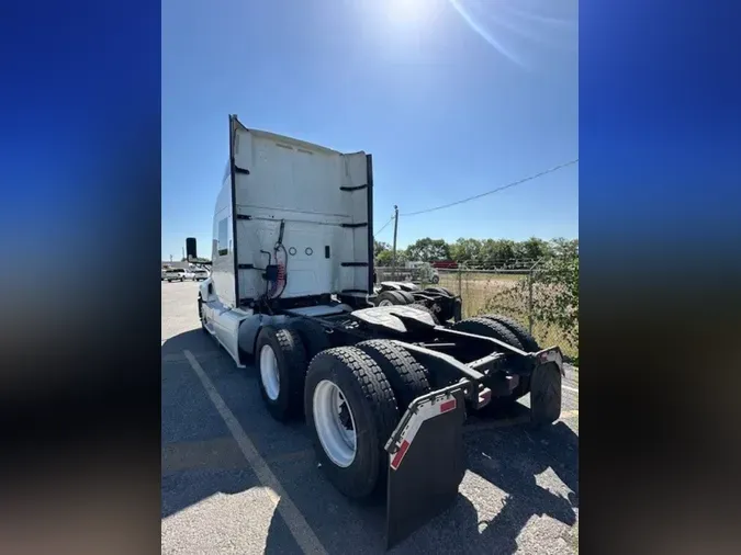 2020 NAVISTAR INTERNATIONAL LT625 SLPR CAB