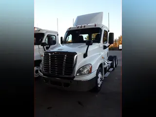 2016 Freightliner CASCADIA 125