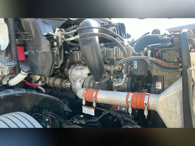 2021 Freightliner Cascadia 126