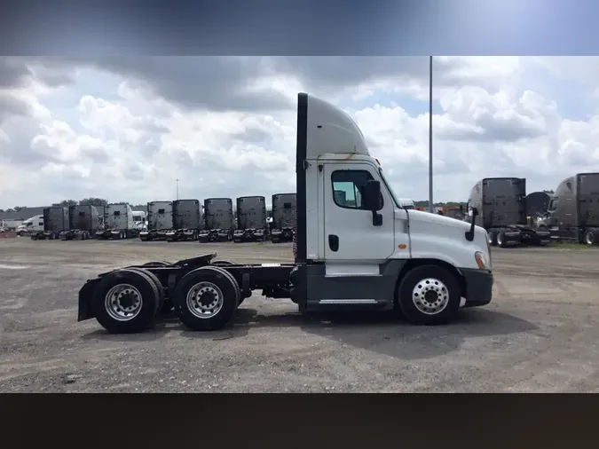 2019 Freightliner Cascadia 12590c0d068f647ea451d4c6a77e2a004c0