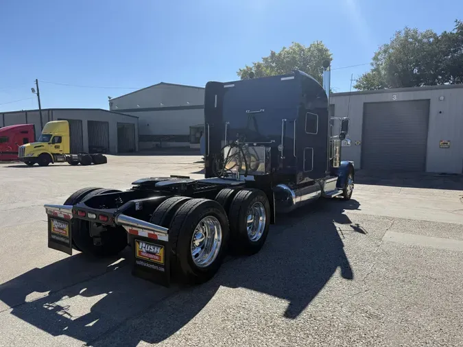 2024 Peterbilt 389