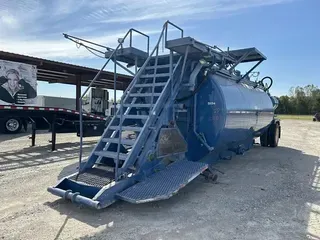 1980 J & L 4000 GALLON MIXING TANK