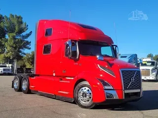 2025 VOLVO VNL64T760