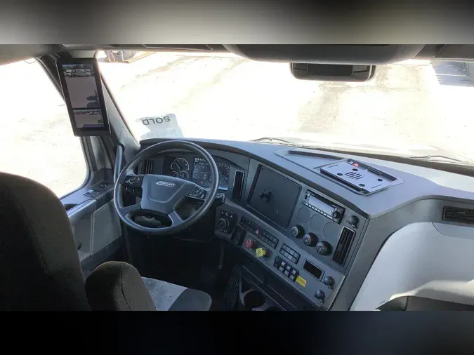 2022 Freightliner Cascadia 126