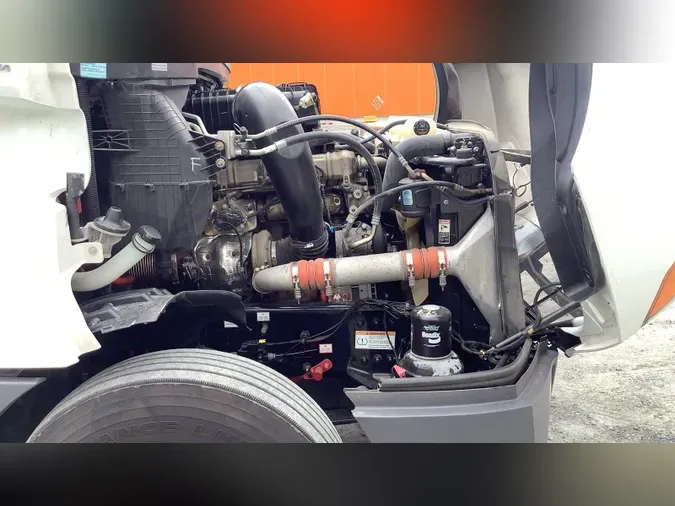 2023 Freightliner Cascadia 126