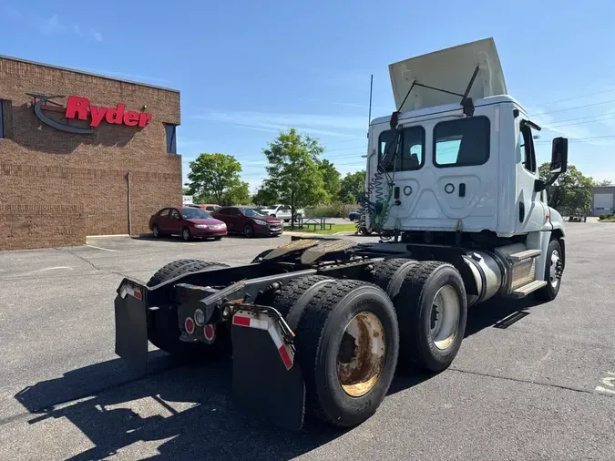 2019 FREIGHTLINER/MERCEDES CASCADIA 12590ccd22e3410780453866ddab08715a6