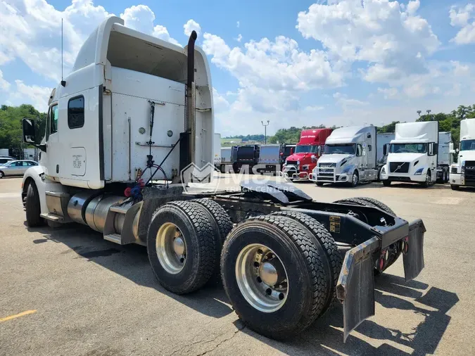 2018 PETERBILT 587