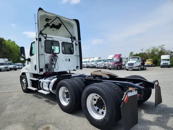 2018 FREIGHTLINER/MERCEDES CASCADIA 125
