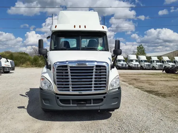 2020 FREIGHTLINER/MERCEDES CASCADIA 11390d59f81f3ee1f19ca1823f26ba3c688