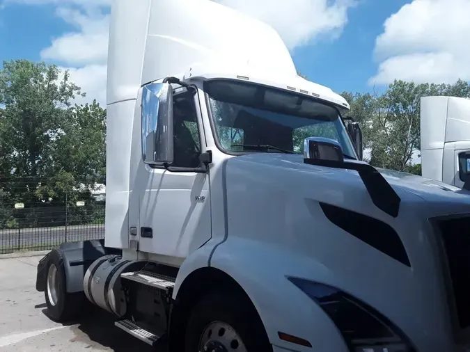 2019 VOLVO VNR42T 300