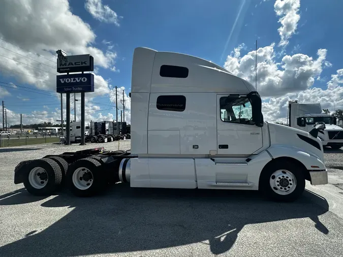 2020 Volvo VNL64T760