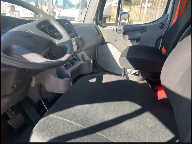 2017 FREIGHTLINER/MERCEDES M2 10690da7c99560ddc48af4a1c007a9b458a