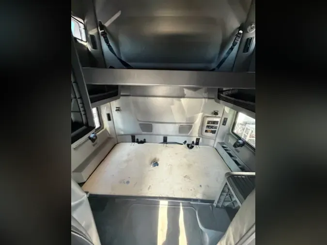 2020 NAVISTAR INTERNATIONAL LT625 SLPR CAB