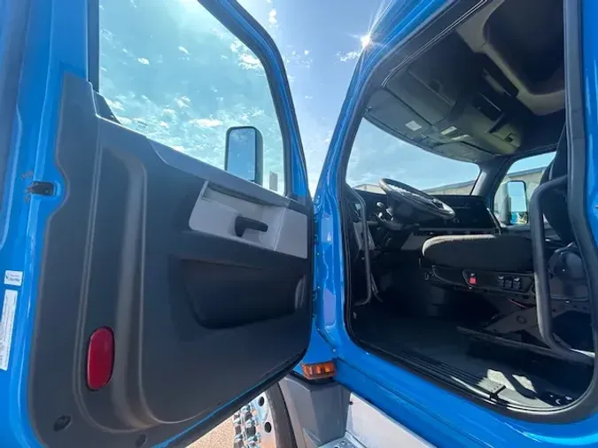 2020 FREIGHTLINER CA12690deb420520b14ff640c726473ae66d6