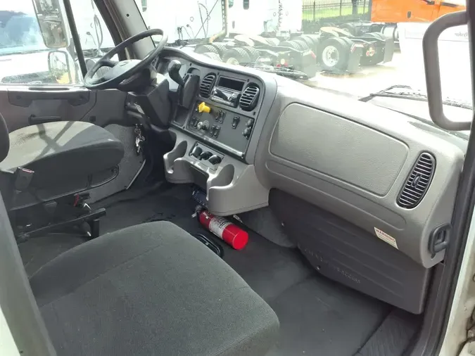 2020 FREIGHTLINER/MERCEDES M2 106