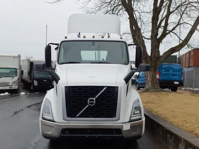 2019 VOLVO VNL