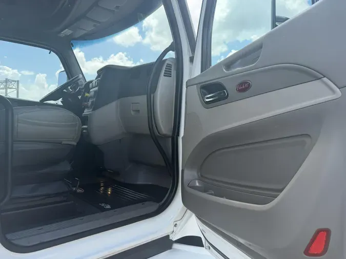 2020 Peterbilt 57990e25d669c702ca5cf51760272d97097