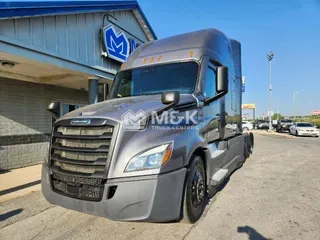 2021 FREIGHTLINER Cascadia 126