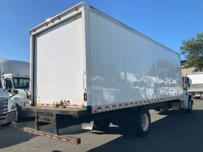 2018 FREIGHTLINER M2 106