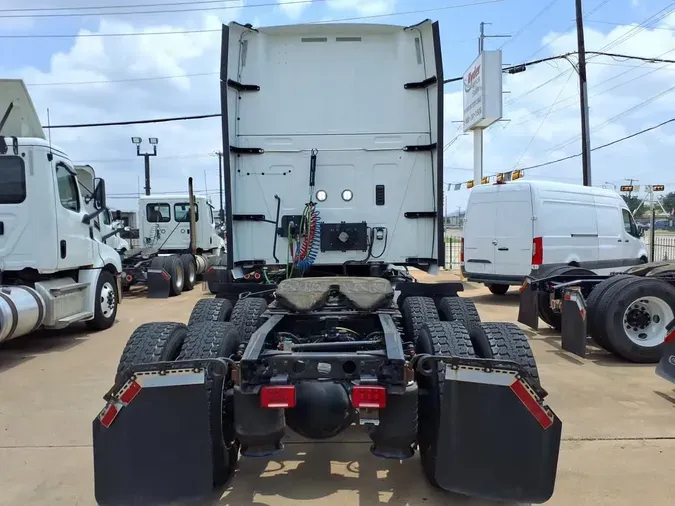 2019 NAVISTAR INTERNATIONAL LT625 SLPR CAB
