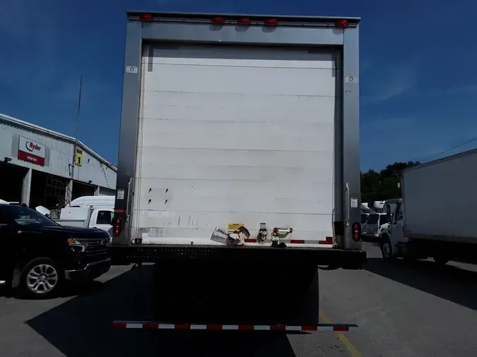 2018 FREIGHTLINER M2 106