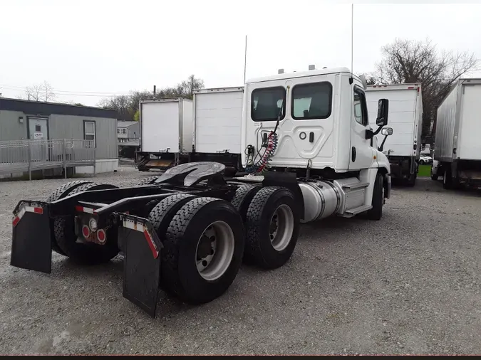 2020 FREIGHTLINER/MERCEDES CASCADIA 125