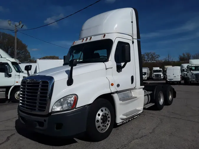 2016 FREIGHTLINER/MERCEDES CASCADIA 12590f703716daf75490d262443ba574577