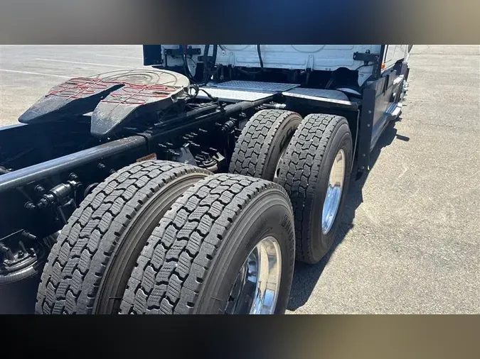 2020 FREIGHTLINER CA126
