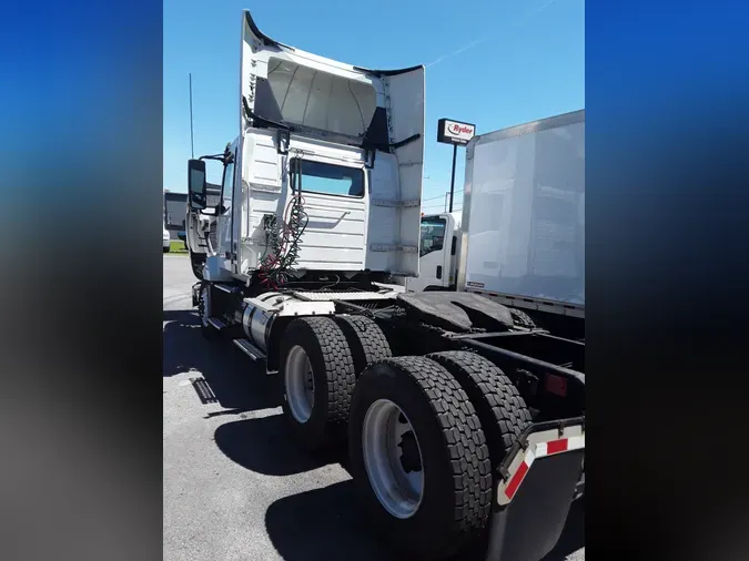 2018 VOLVO VNL64TRACTOR