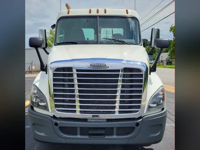 2017 FREIGHTLINER/MERCEDES CASCADIA 125