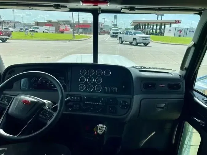 2024 Peterbilt 389