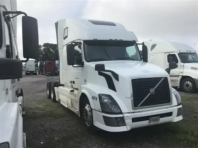 2014 VOLVO VNL670