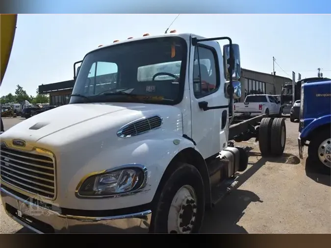 2015 FREIGHTLINER BUSINESS CLASS M2 106